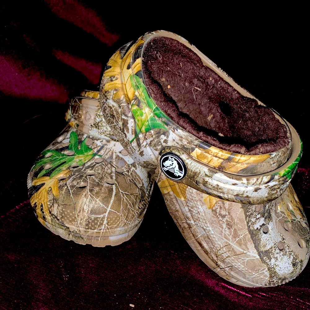 Boys toddler crocs with fur